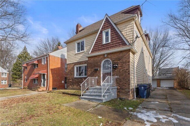 Building Photo - 876 Eloise Dr