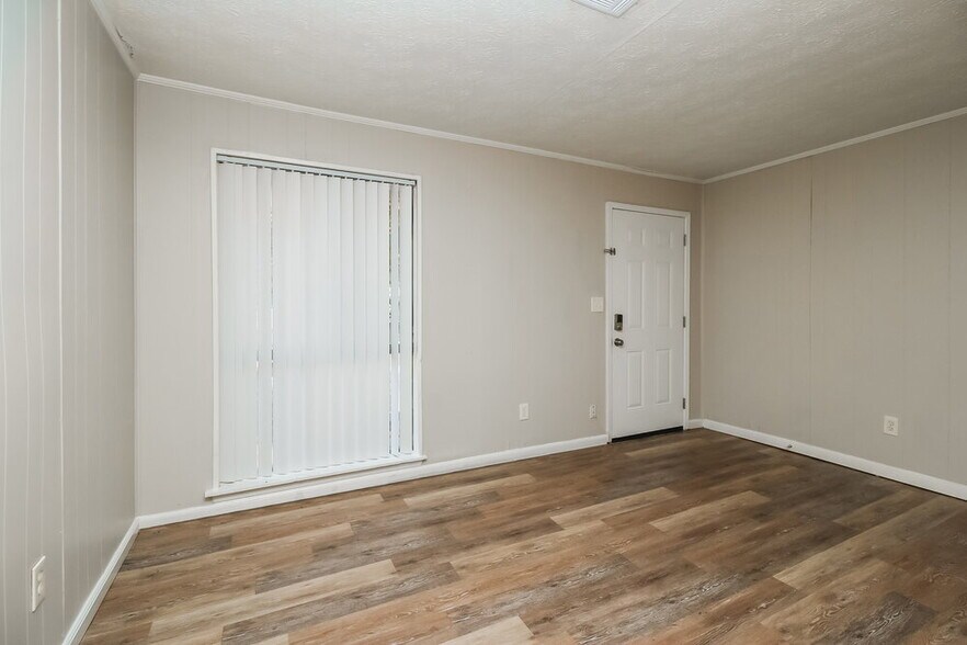 Building Photo - 9050 Spillers Dr SW