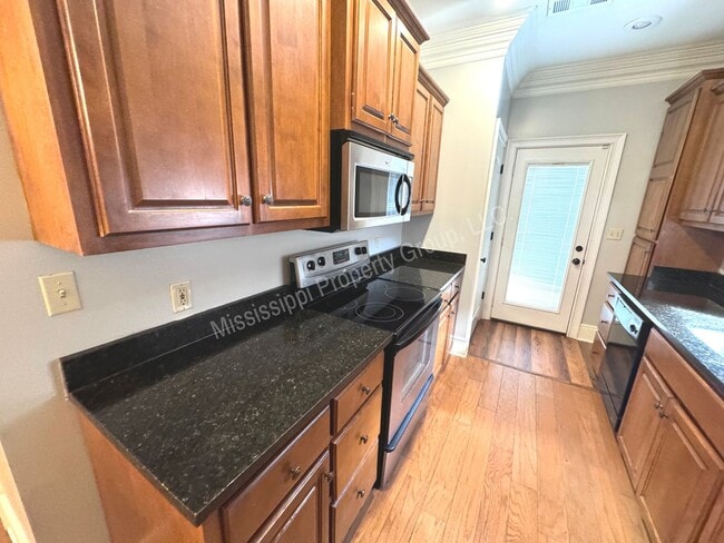 Building Photo - 3BR/3BA For Rent