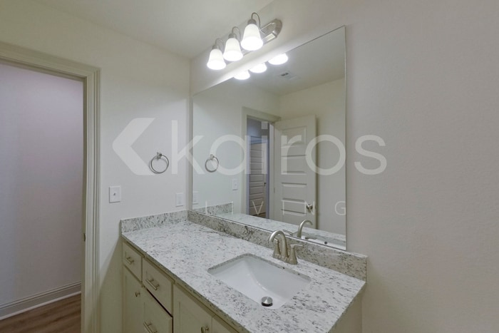 Building Photo - 8118 S Hendrick Dr