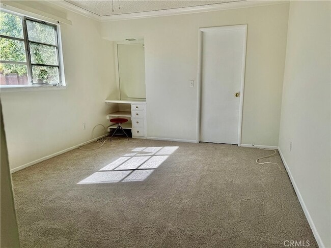 Building Photo - 11543 Swinton Ave