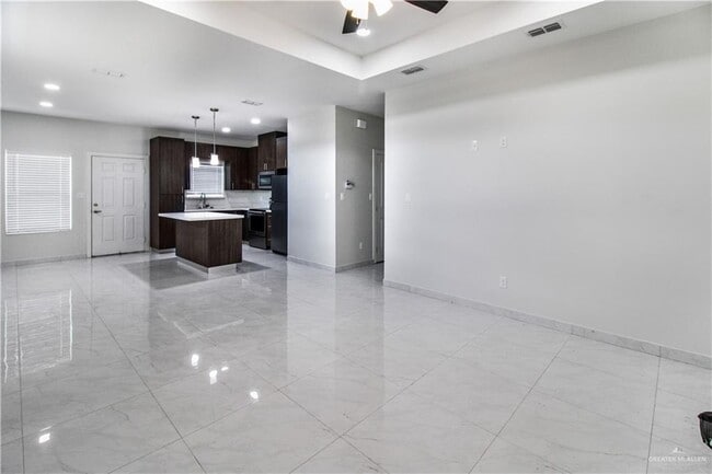 Building Photo - 19 Inspiration Rd