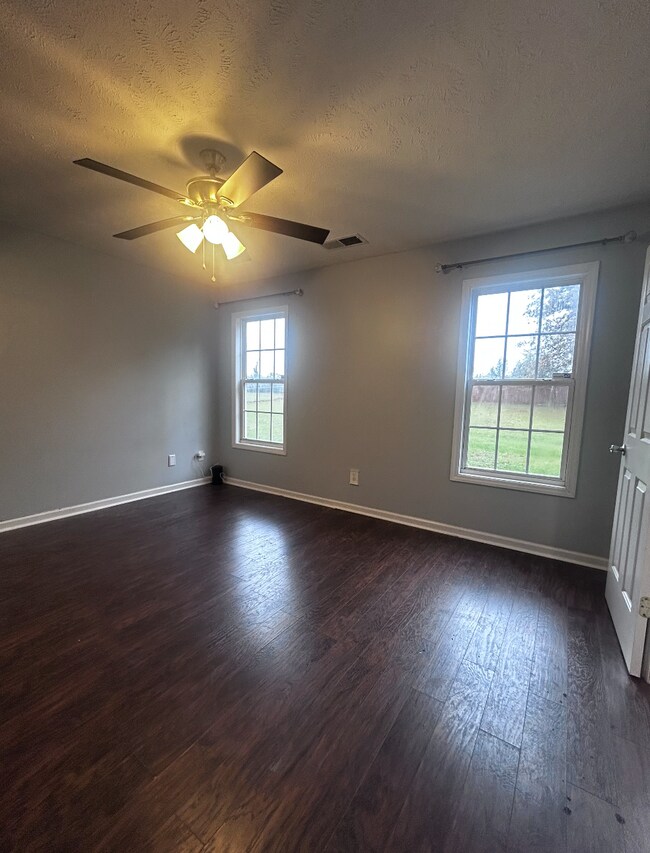 Building Photo - 137 Haywood Dr