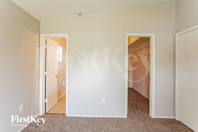 Building Photo - 468 Emerald Cove Loop