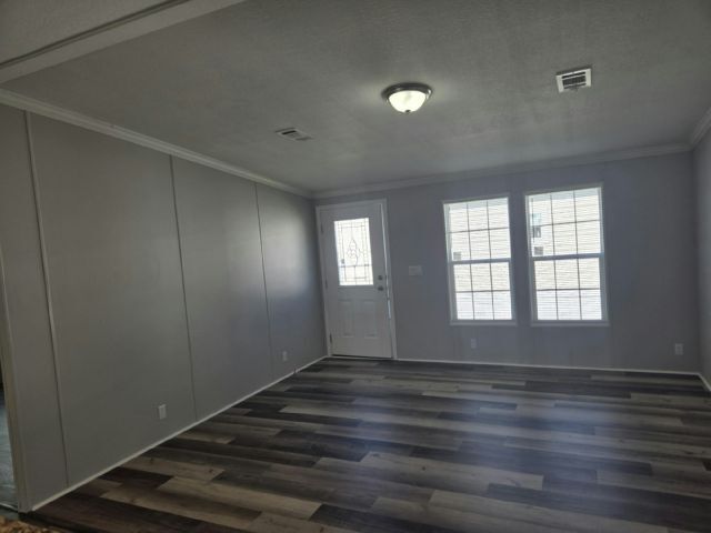 Building Photo - 1400 Banana Rd