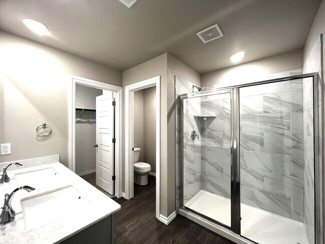 Building Photo - 2717 Dennis Drive