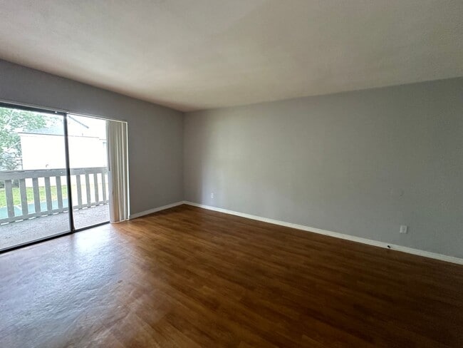 Building Photo - 1/1 in Springwood Village