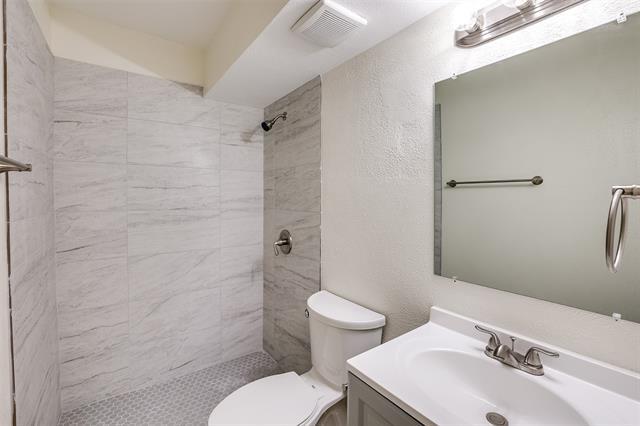 Building Photo - 4301 Oleander Trail