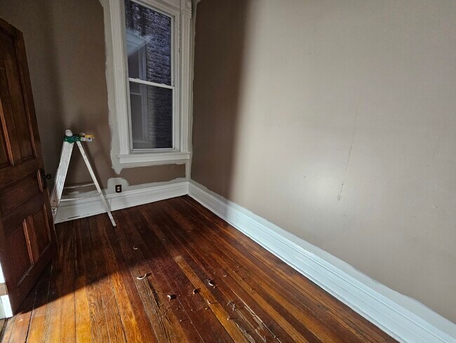 Building Photo - 2000 S Ashland Ave