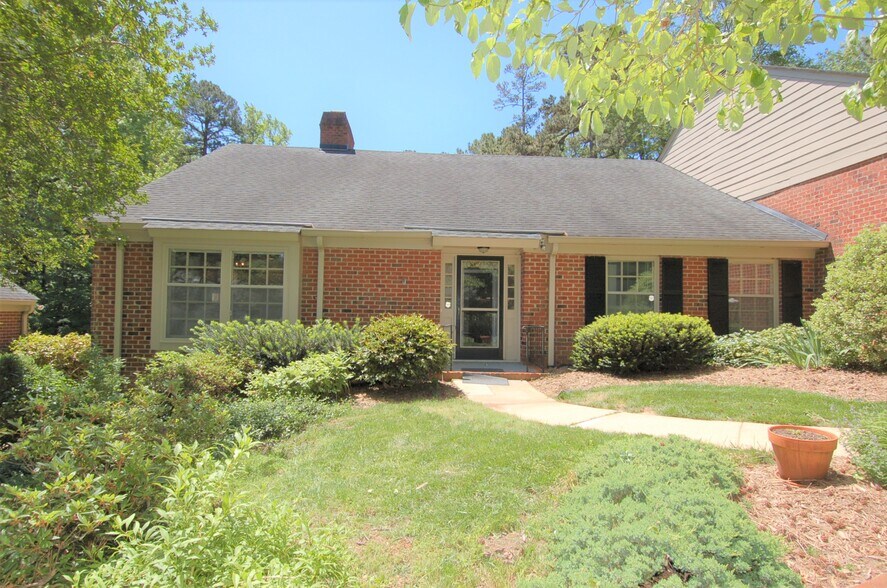 Primary Photo - 926 Blenheim Dr