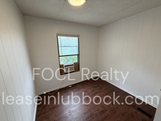 Building Photo - 122 N County Rd