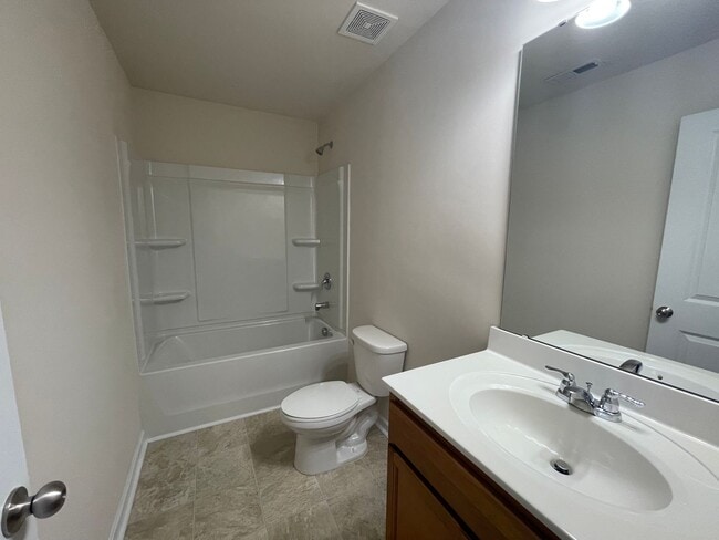 Building Photo - 4BR/3BA Home with Bedroom and Full Bath Downstairs Now Available In South Charlotte!