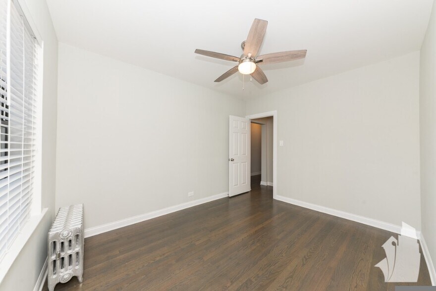 Building Photo - 4547 N Leavitt St