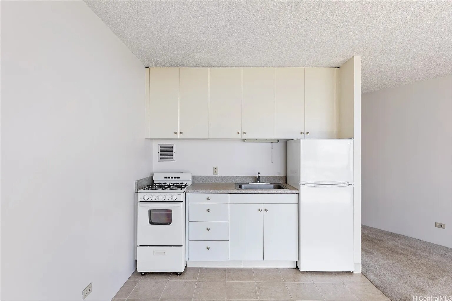 Building Photo - 750 Amana St