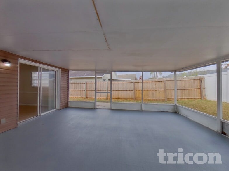 Building Photo - 9743 Red Clover Ave