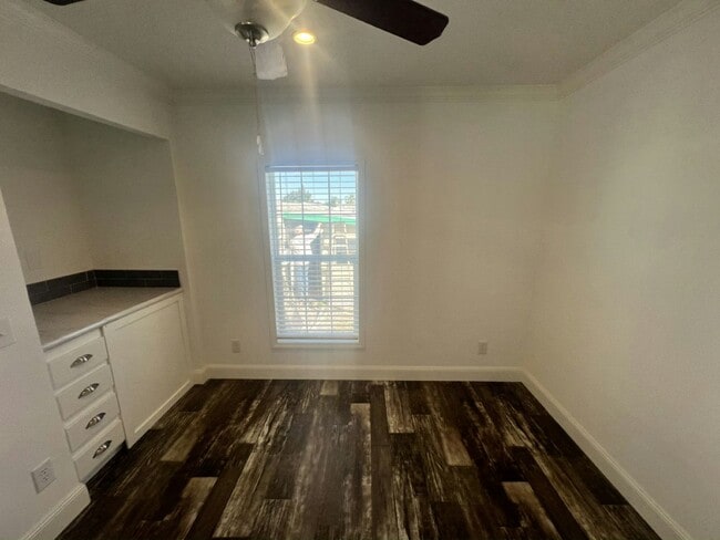 Building Photo - 40 Betty Dr