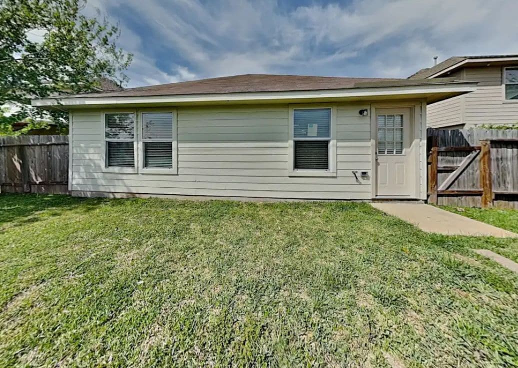 Building Photo - 19235 Sandelford Dr