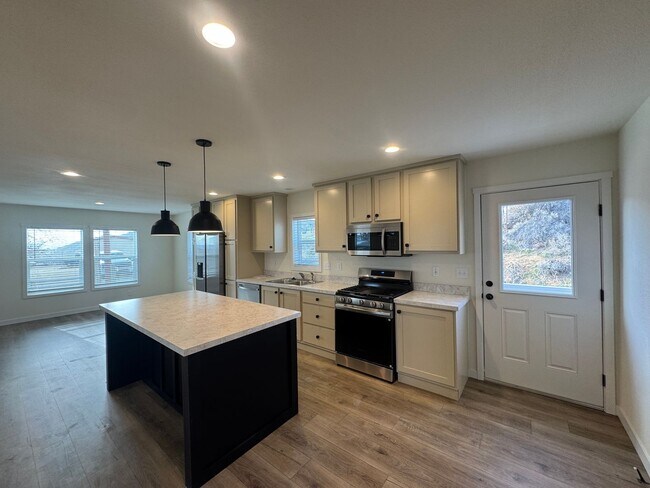 Building Photo - 315 Gerdes Ave