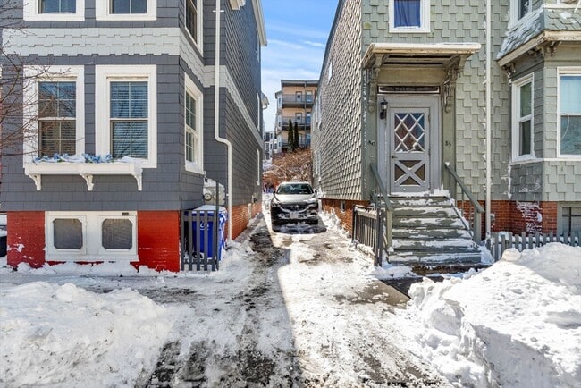 Building Photo - 87 Condor St