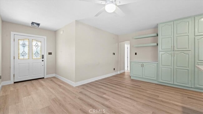Building Photo - 943 N Orange Ave
