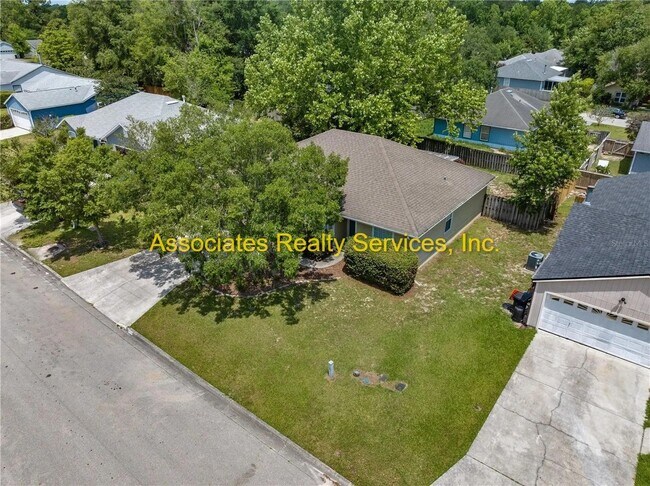 Building Photo - Charming, spacious 3bed/2bath home w/ office, screened patio & double car garage in Northridge su...