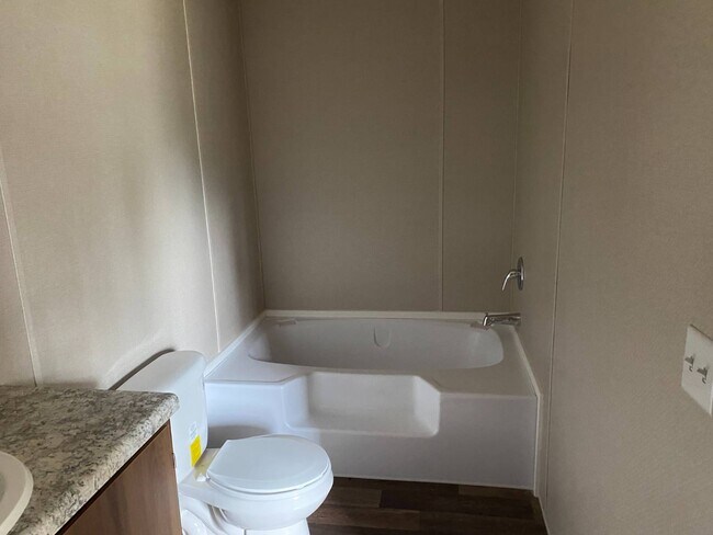 Building Photo - 83 Novits Nook Ct