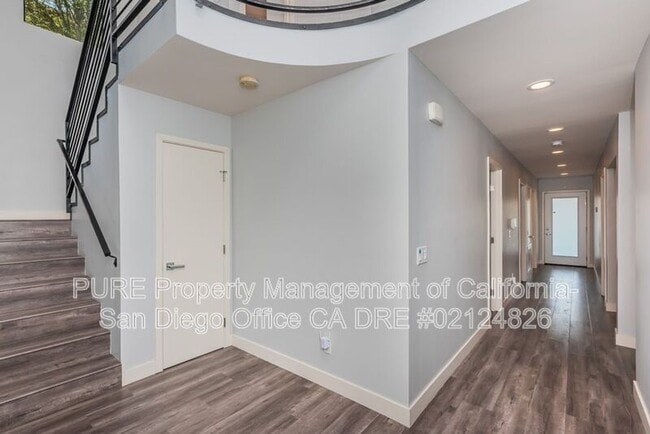 Building Photo - 3375 Ullman St