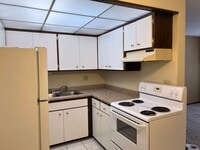 Building Photo - 616