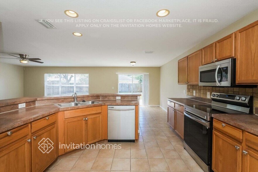 Building Photo - 6769 Waterton Dr