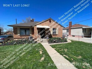 Building Photo - Coming Soon 3 Bedroom/1 Bathroom Duplex in...