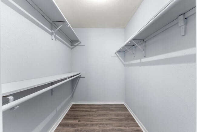 Building Photo - 2750 Holly Hall St