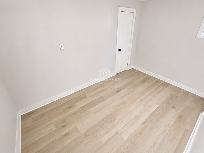 Building Photo - 688 Sherman | Inviting Home With A Clean Modern Interior
