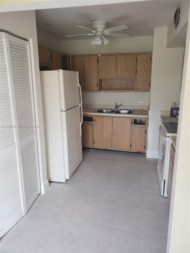 Building Photo - 1930 NW 119th St