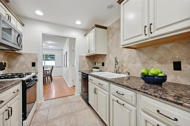 Building Photo - 2406 Burly Oak Dr