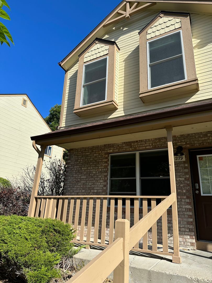 Building Photo - 279 Pheasant Run