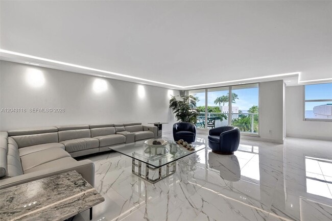 Building Photo - 2751 S Ocean Dr