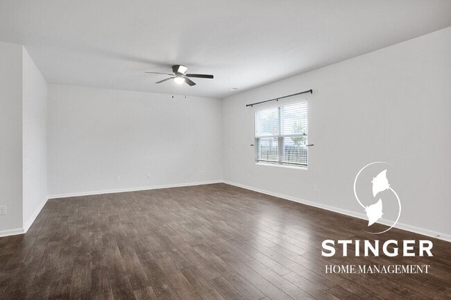 Building Photo - 108 Saluda Way