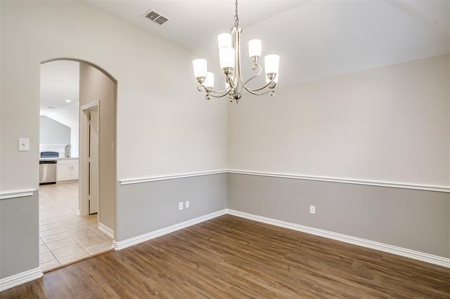 Building Photo - 2692 Lake Ridge Dr