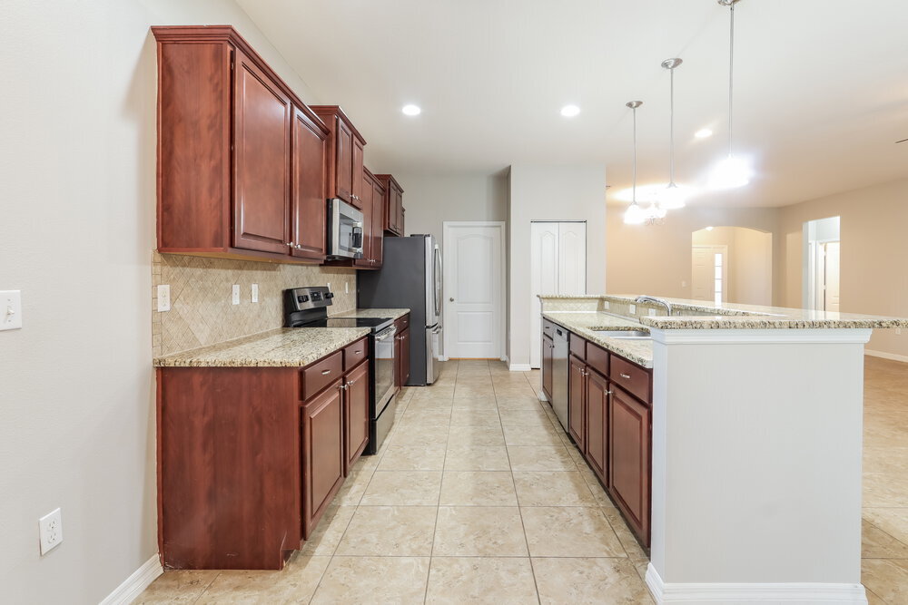 Building Photo - 6353 Twin Bridges Dr