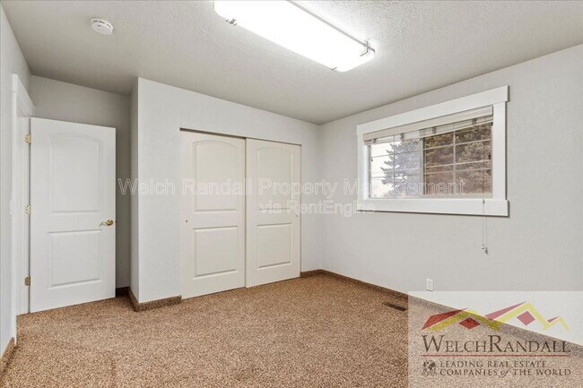 Building Photo - 1007 W 17th St