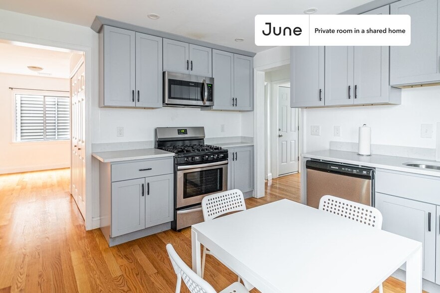 Building Photo - Room in Shared 6 bed/2 bath home in Somerville