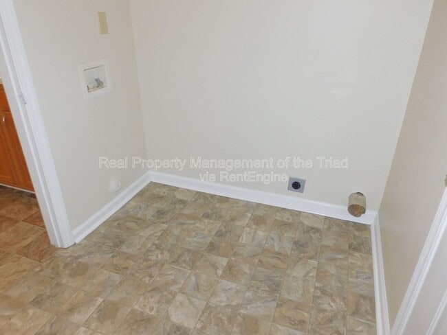 Building Photo - 600 Pecan Ridge Cir