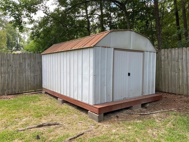 Building Photo - 705 Overbrook Dr
