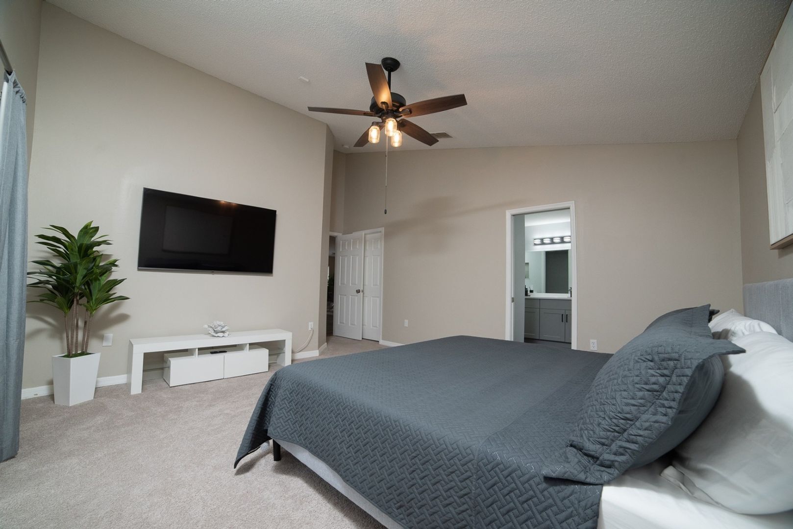 Building Photo - 7900 Canary Palm Ct