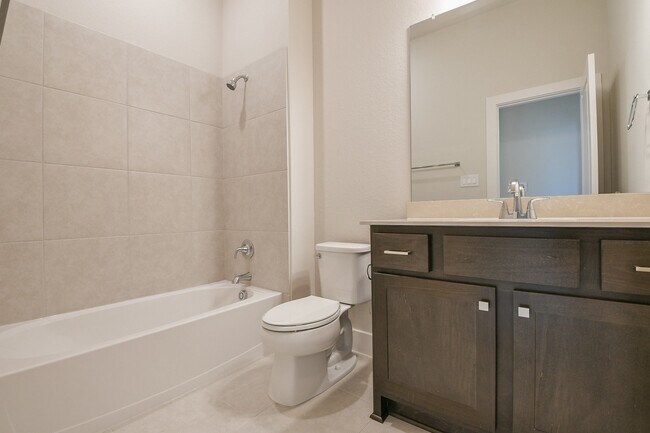 Building Photo - 5005 Vly Wind Ct