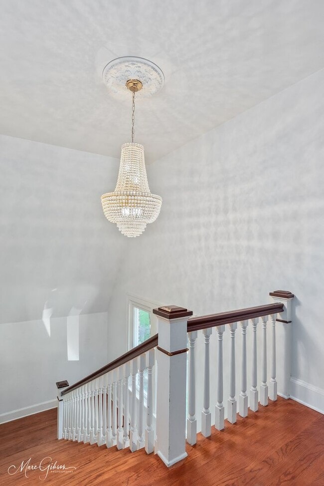 Building Photo - Beautiful 3 Bed 3 Bath