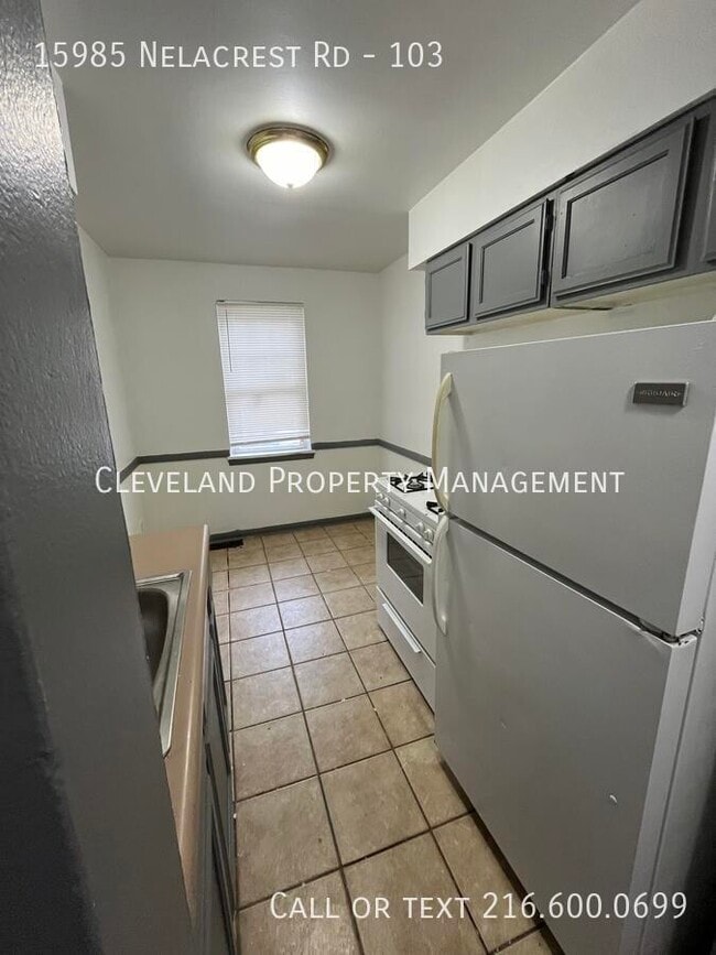 Building Photo - 15985 Nelacrest Rd