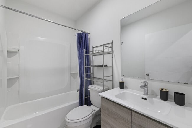 Building Photo - 2011 Olsen Ln