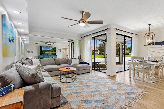 Primary Photo - 16100 W Bay Dr