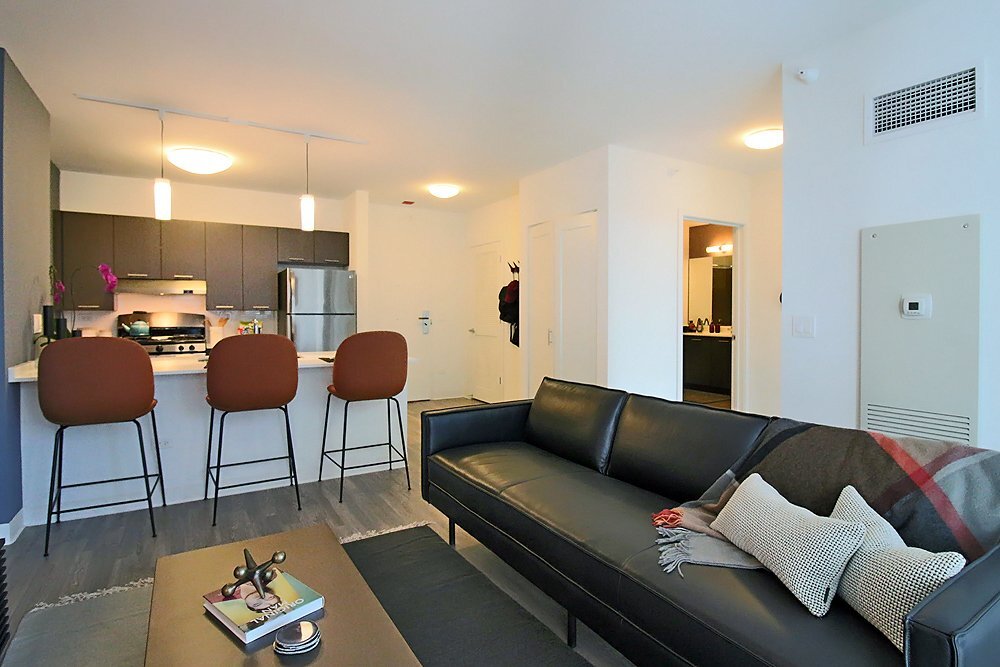 Building Photo - 632 N Wells St